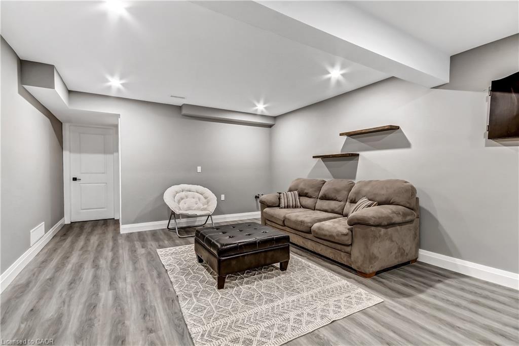 1053 Bay Street Property Photo 17