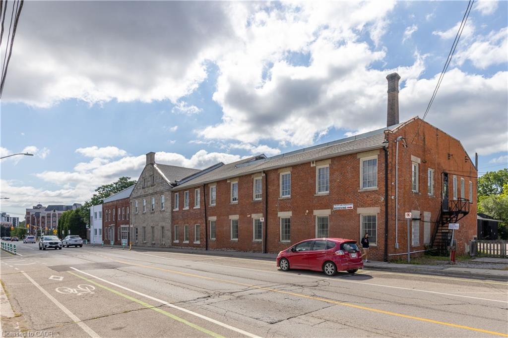 301-64 Hatt Street Property Photo 7