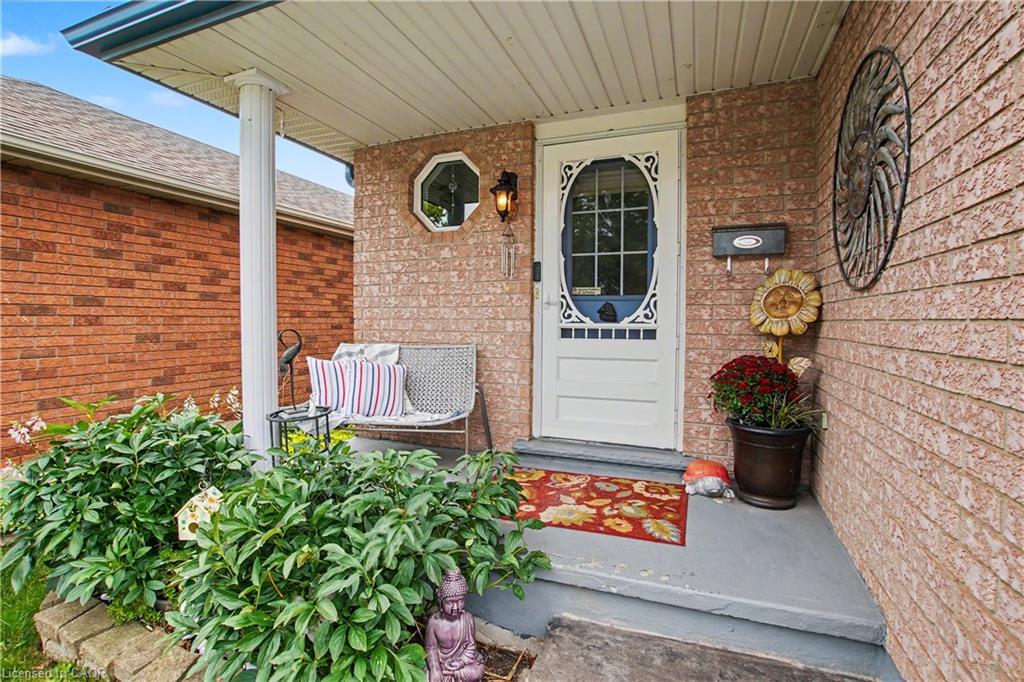 17 Bush Clover Crescent Property Photo 1