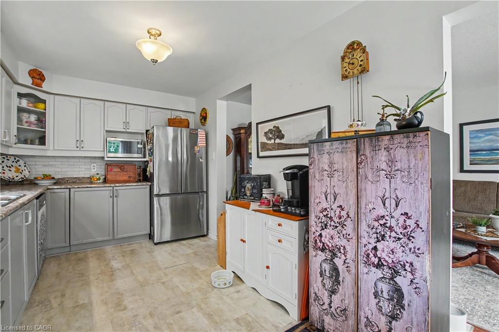 17 Bush Clover Crescent Property Photo 9