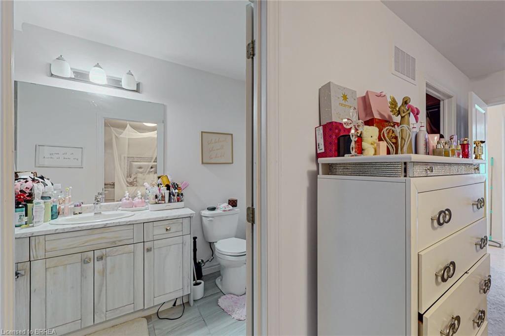 228 Longboat Run W Property Photo 18