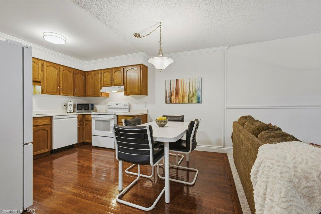 2-100 Inkerman Street Property Photo 6