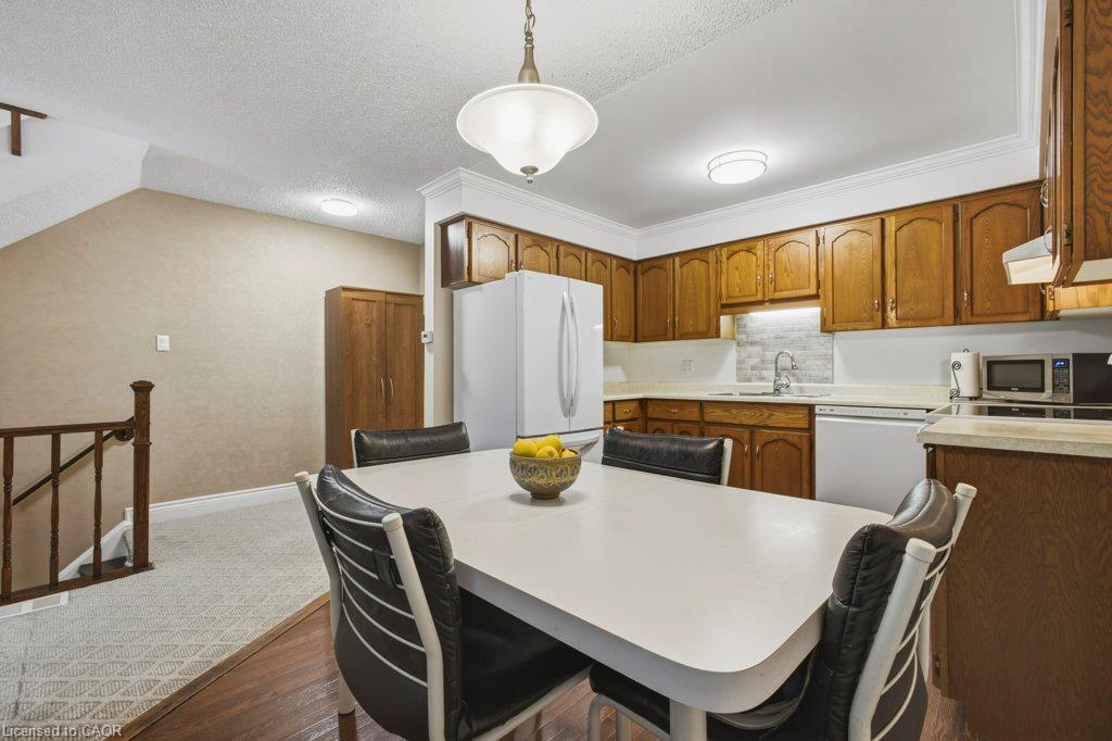 2-100 Inkerman Street Property Photo 8