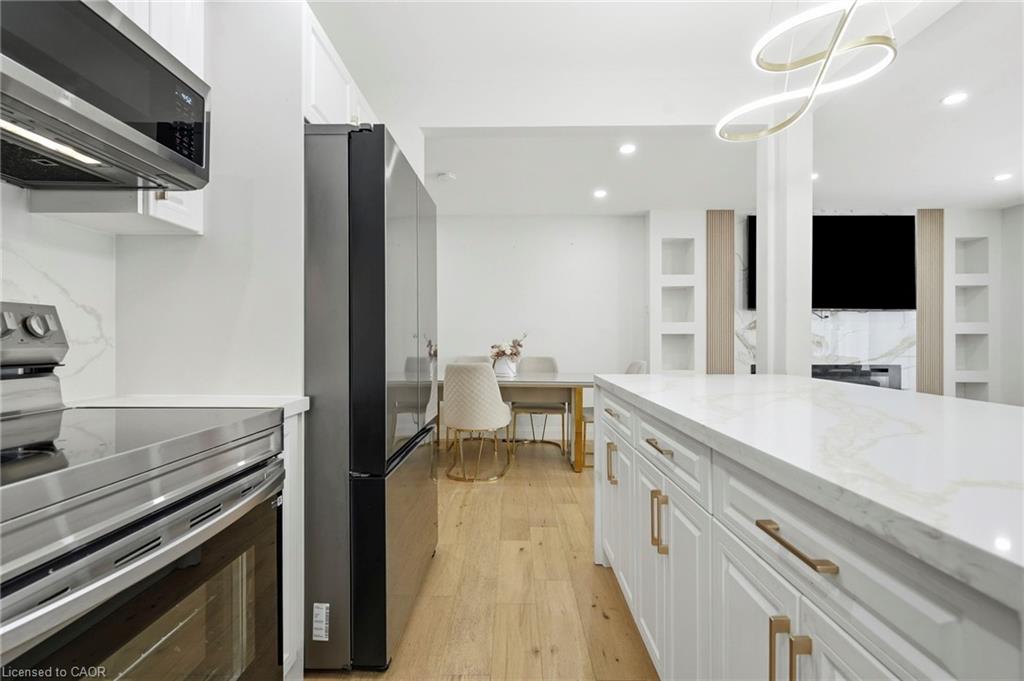 47 Barrington Drive Property Photo 4