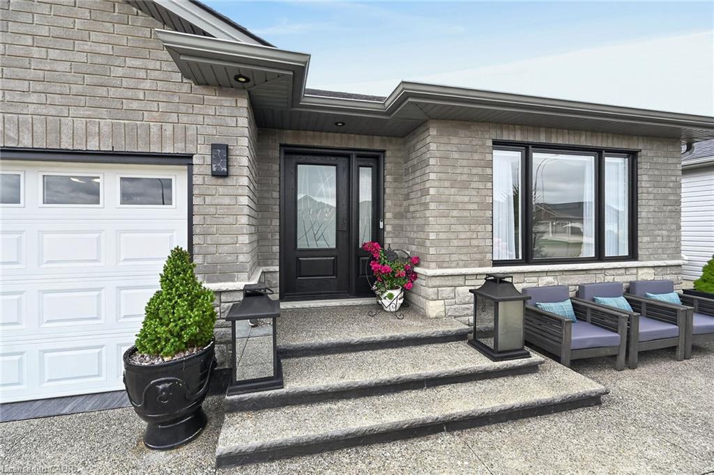18 Linda Crescent Property Photo 4
