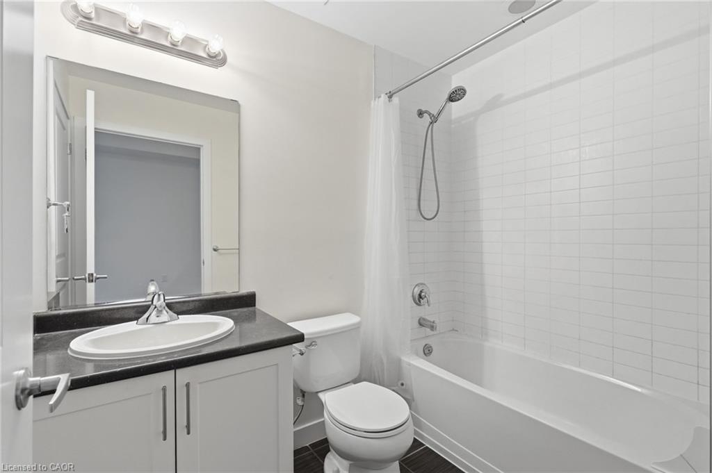 201-90 Charlton Avenue W Property Photo 16