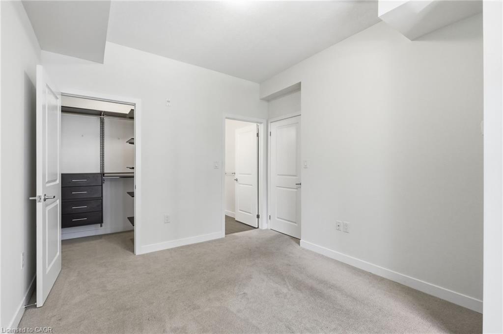 201-90 Charlton Avenue W Property Photo 18