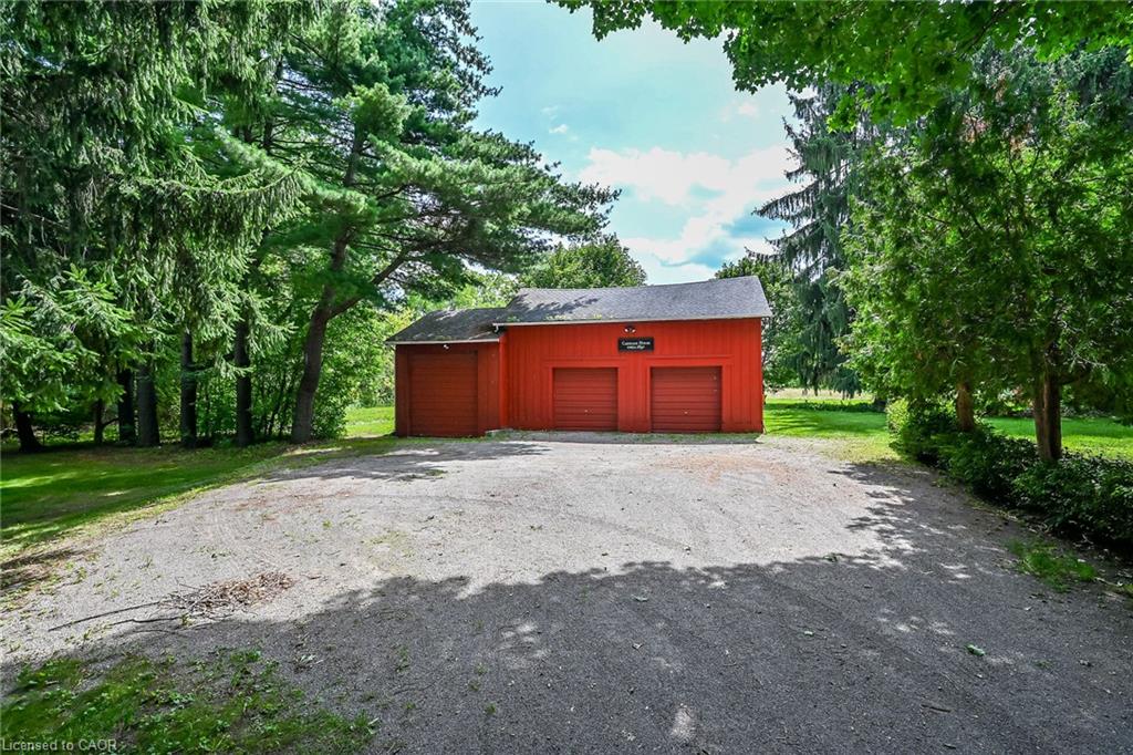 48 Garner Road W Property Photo 4