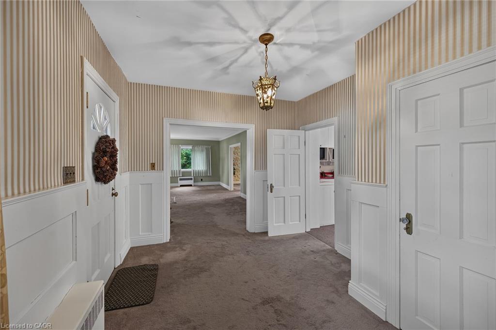 48 Garner Road W Property Photo 12