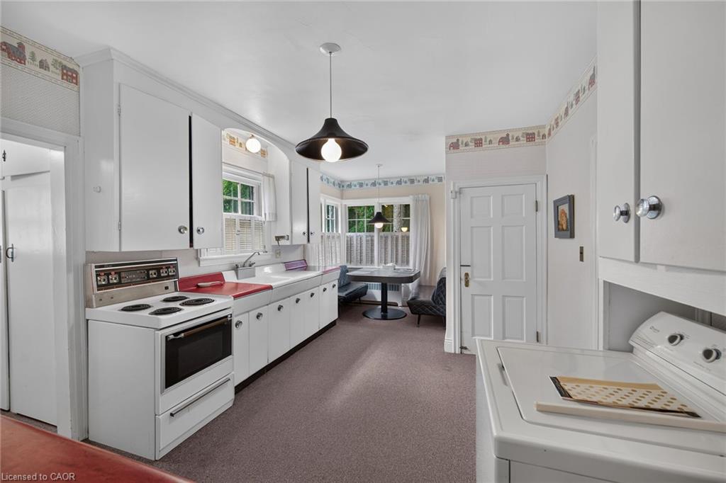48 Garner Road W Property Photo 16