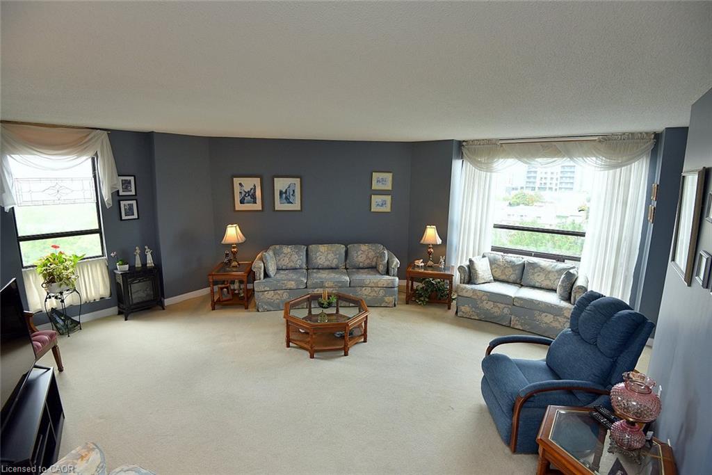 706-222 Jackson Street W Property Photo 4
