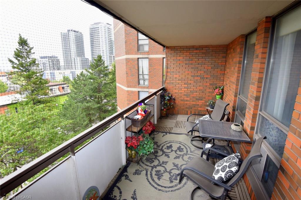 706-222 Jackson Street W Property Photo 33