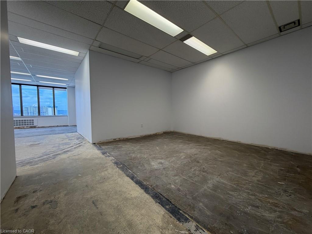 1704-25 Main Street W Property Photo 4