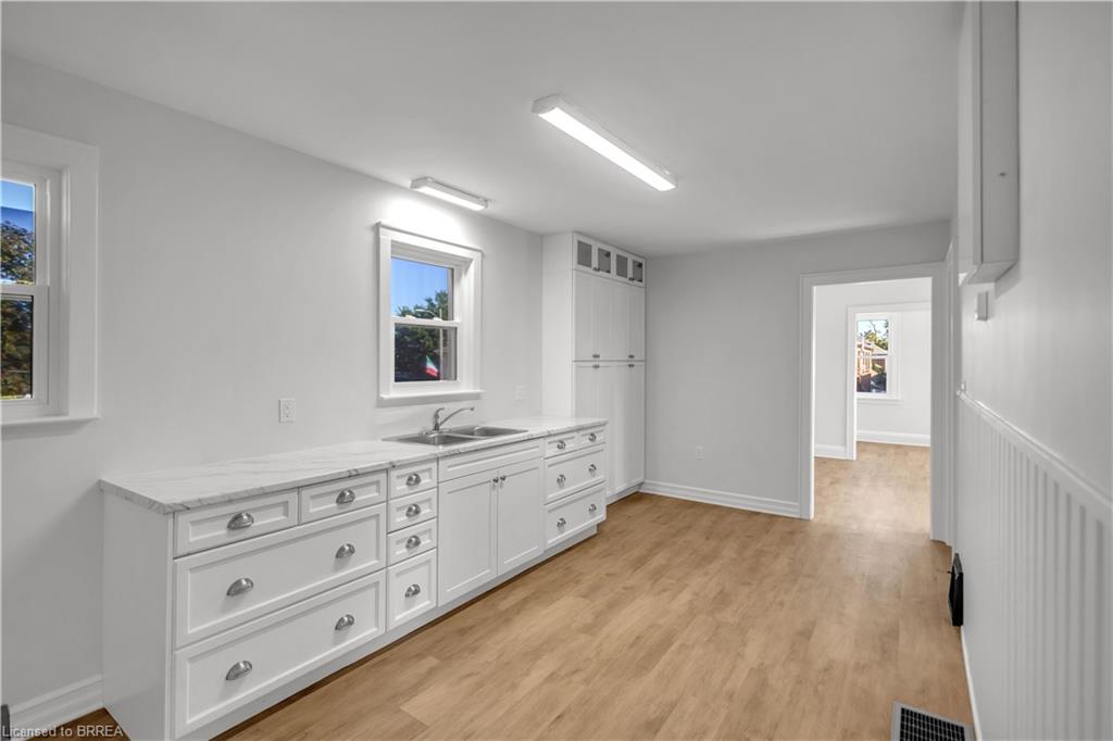 136 King Street Property Photo 9