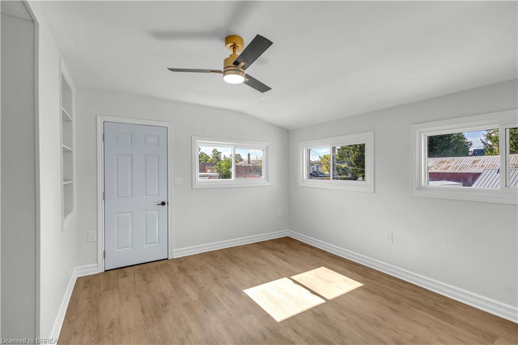 136 King Street Property Photo 17
