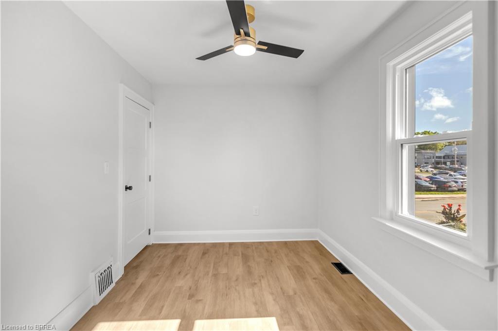 136 King Street Property Photo 28