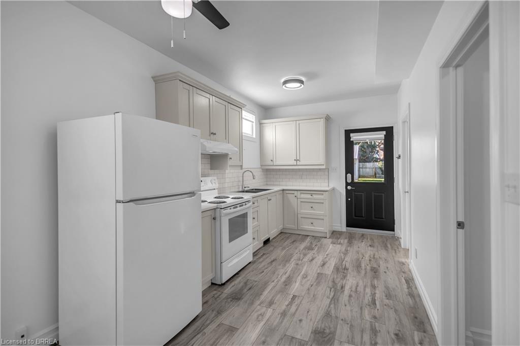 136 King Street Property Photo 31