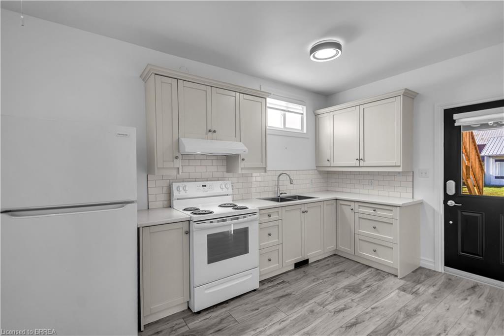 136 King Street Property Photo 33