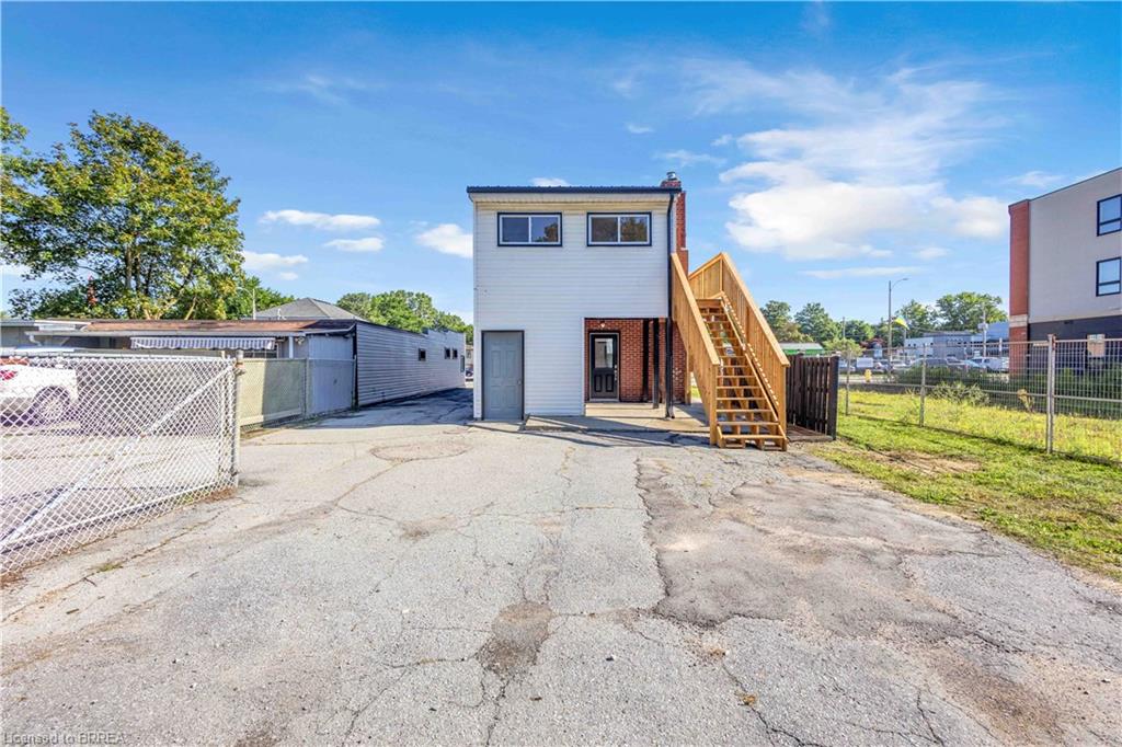 136 King Street Property Photo 46