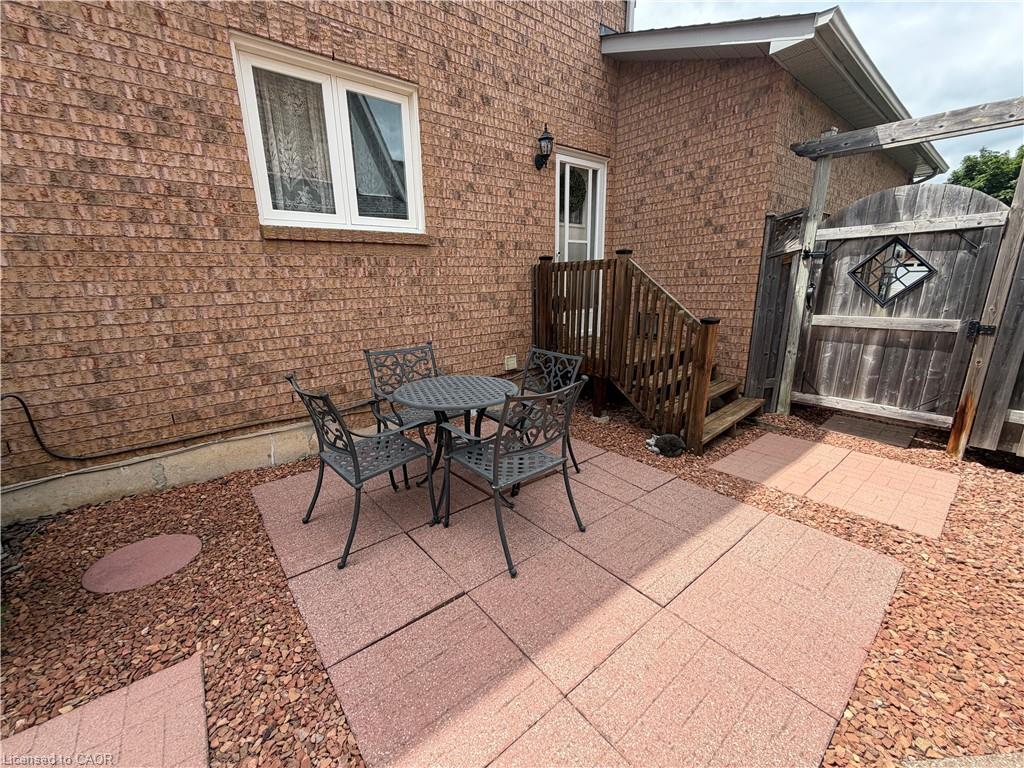 17 Eaton Street Property Photo 28