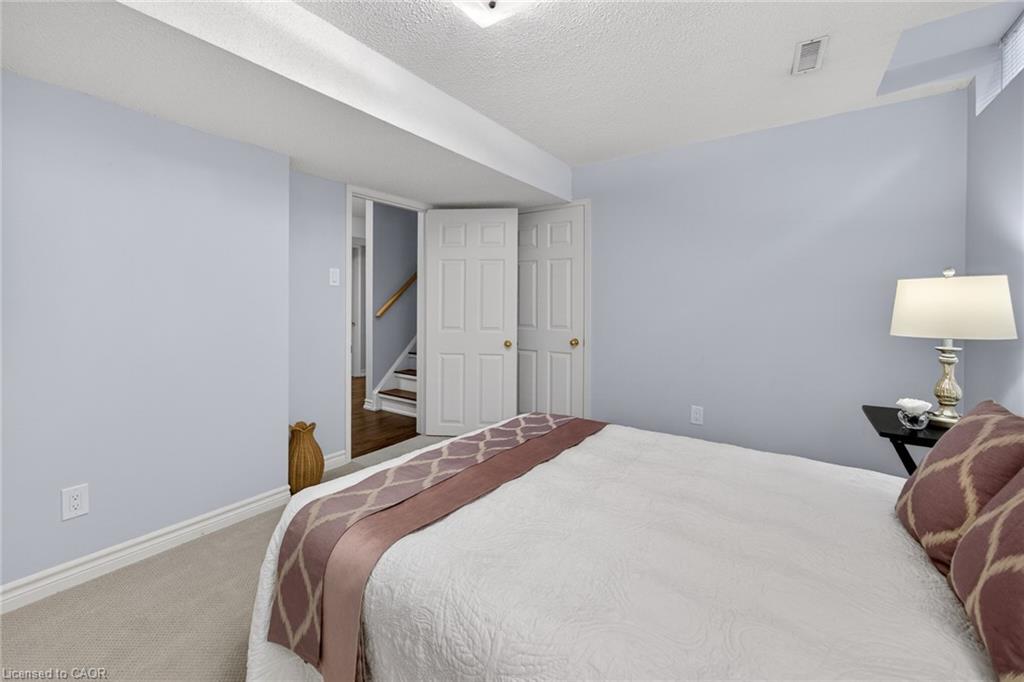 17 Eaton Street Property Photo 40