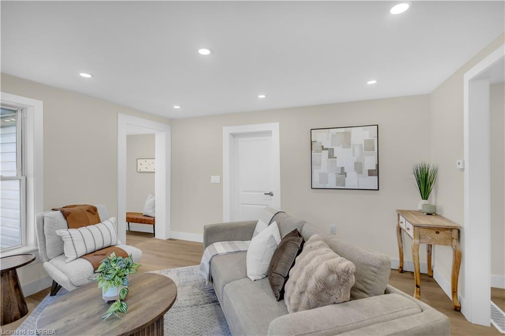 71 Kent Street N Property Photo 7