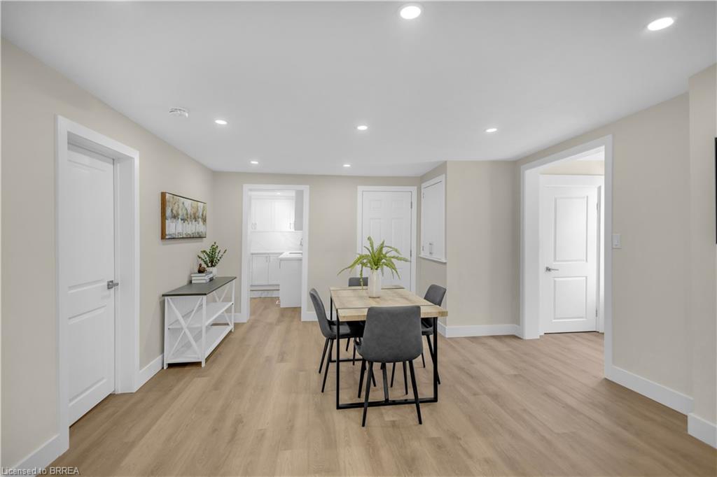 71 Kent Street N Property Photo 8