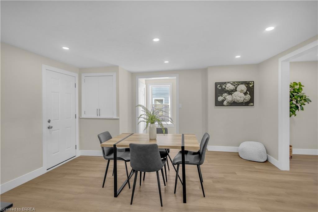 71 Kent Street N Property Photo 11