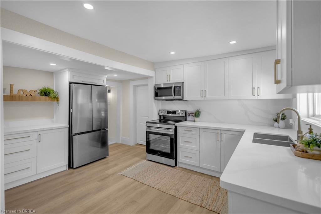 71 Kent Street N Property Photo 12