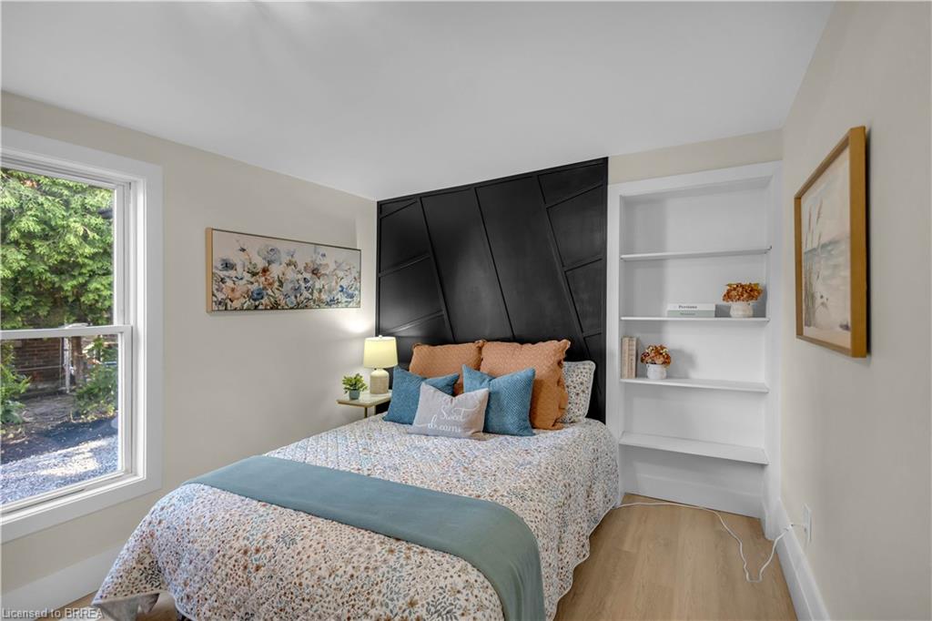 71 Kent Street N Property Photo 16