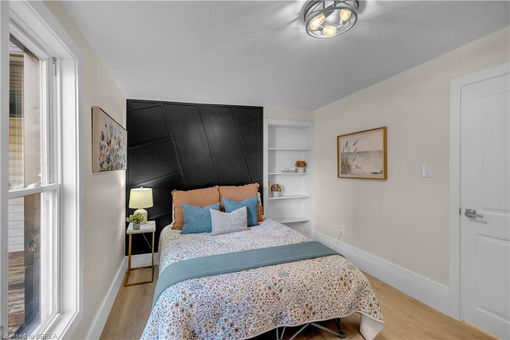 71 Kent Street N Property Photo 17