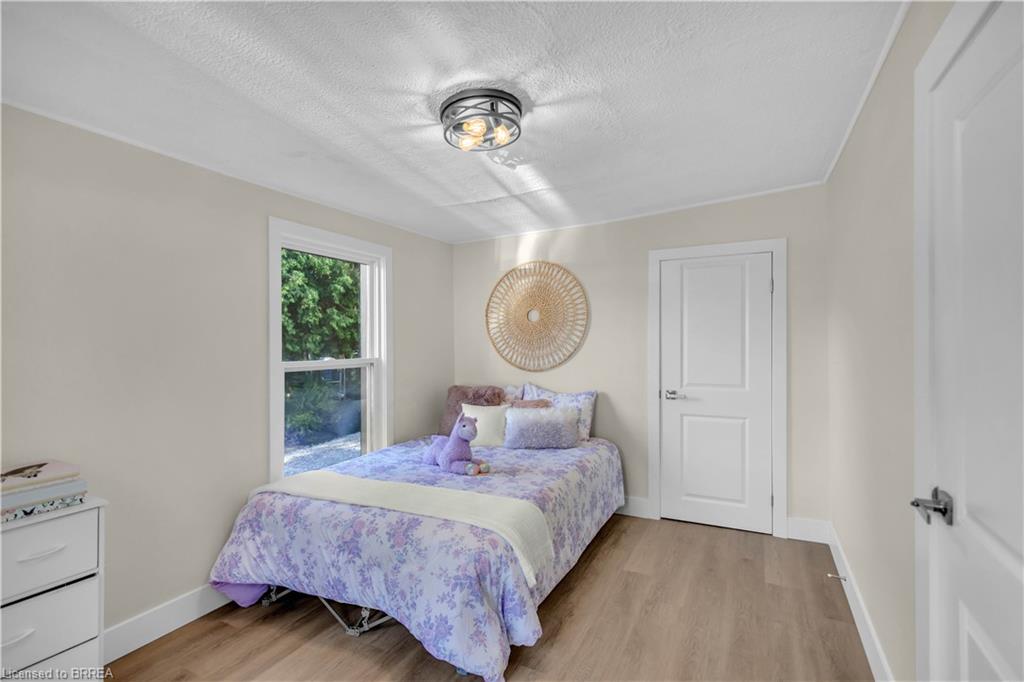 71 Kent Street N Property Photo 19