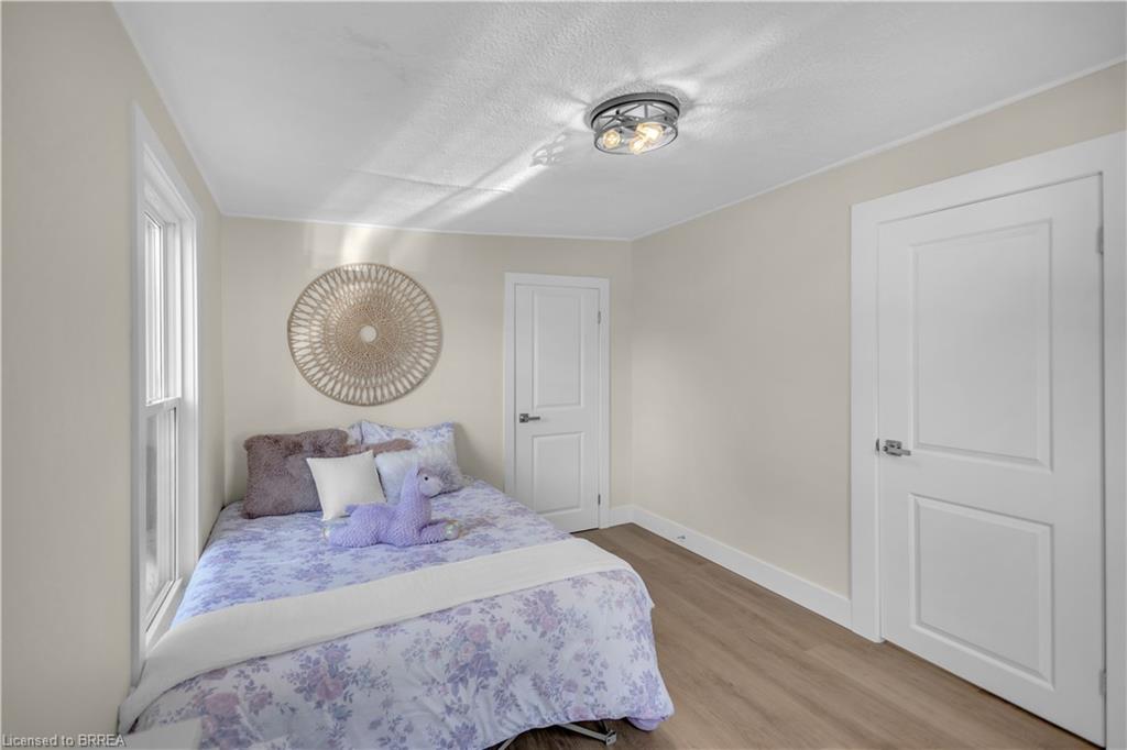 71 Kent Street N Property Photo 20