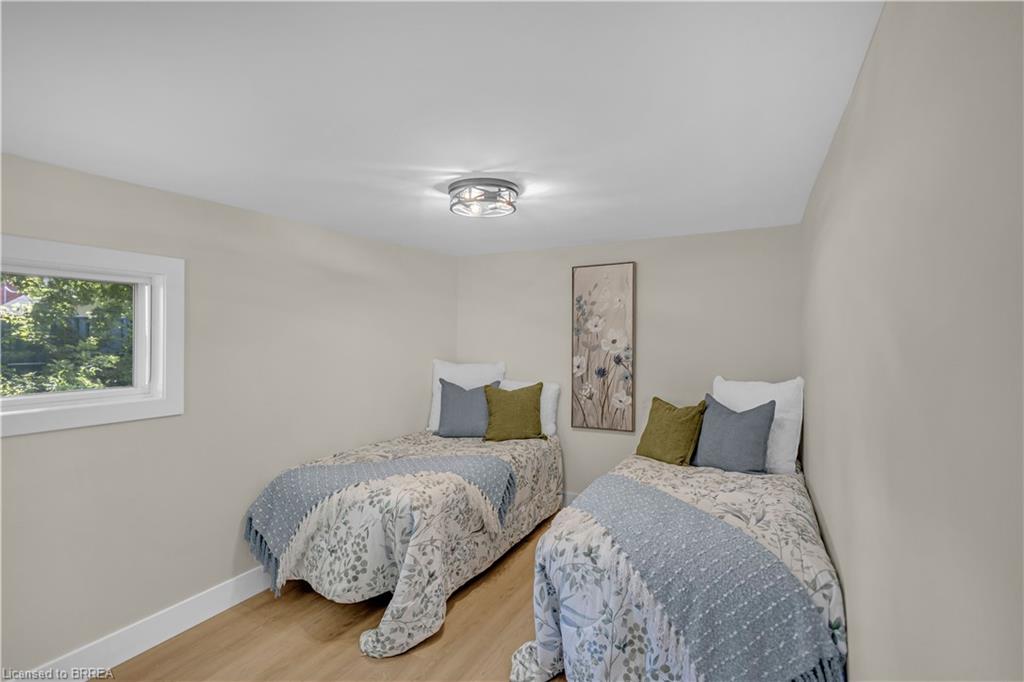71 Kent Street N Property Photo 22