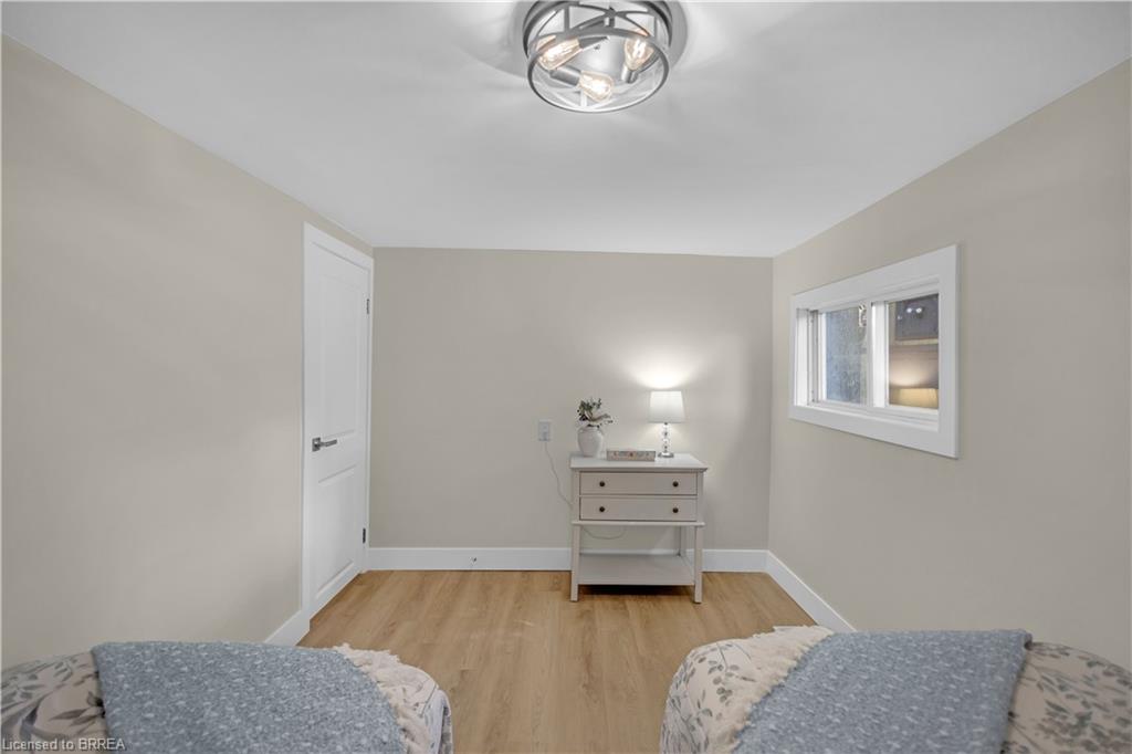 71 Kent Street N Property Photo 23