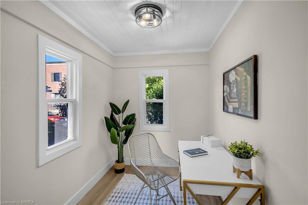71 Kent Street N Property Photo 24