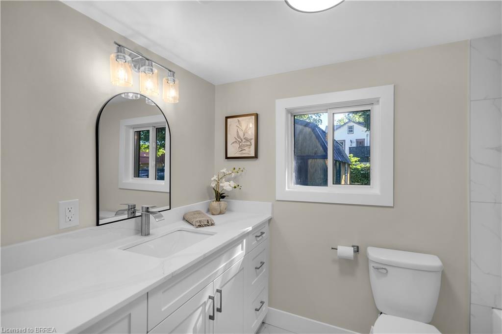 71 Kent Street N Property Photo 26