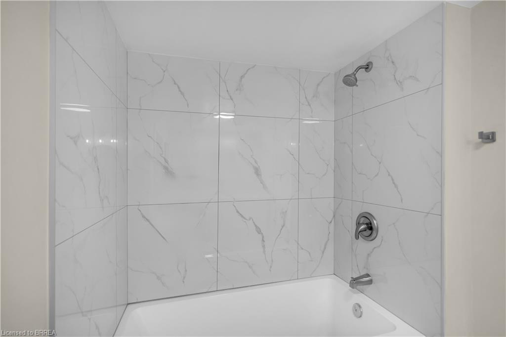 71 Kent Street N Property Photo 27