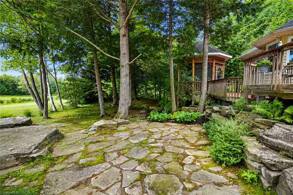 20 Deerhurst Highlands Drive Property Photo 16
