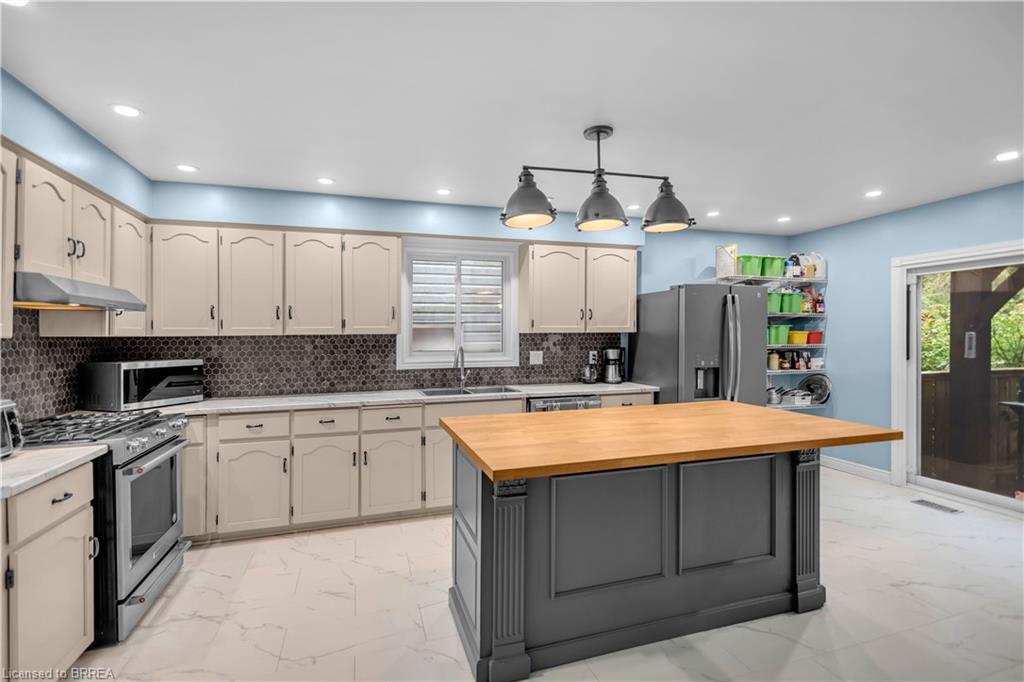 490 Devonshire Avenue Property Photo 13