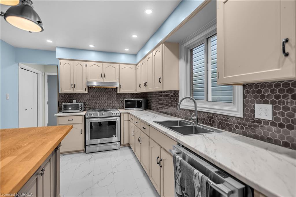 490 Devonshire Avenue Property Photo 16
