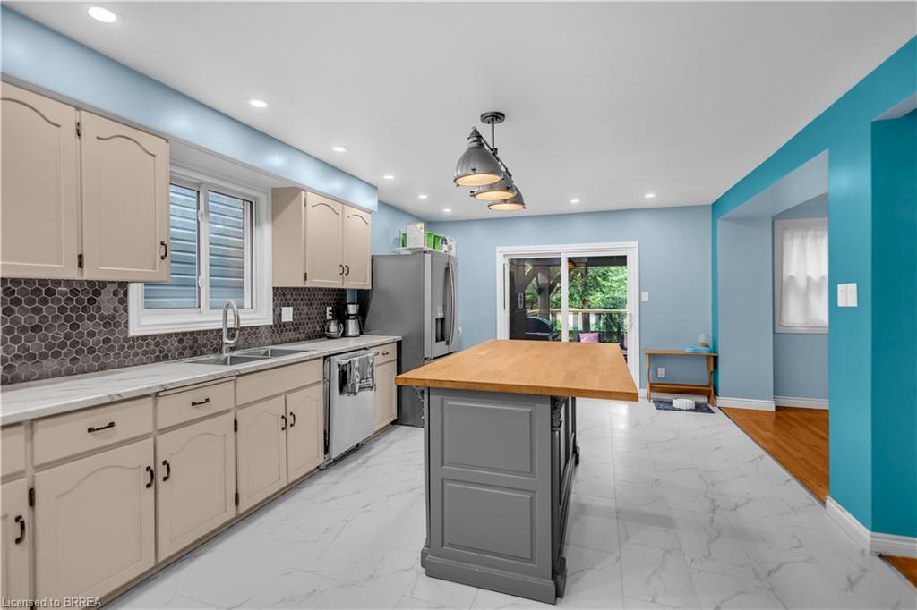 490 Devonshire Avenue Property Photo 17