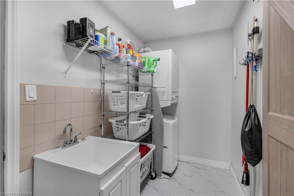 490 Devonshire Avenue Property Photo 18