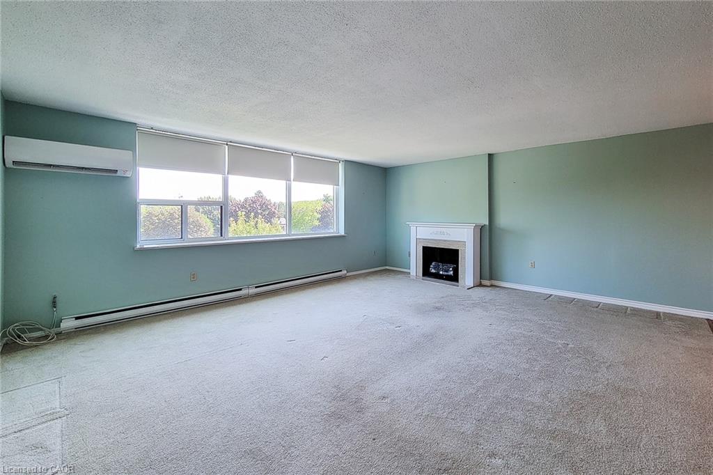 405-28 Robinson Street N Property Photo 11