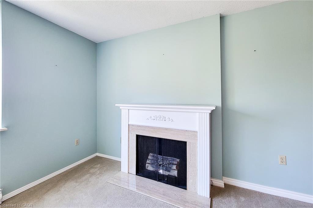 405-28 Robinson Street N Property Photo 13