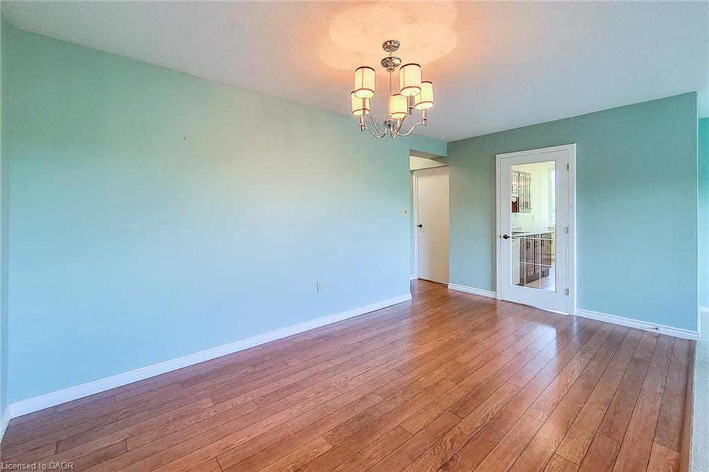 405-28 Robinson Street N Property Photo 14