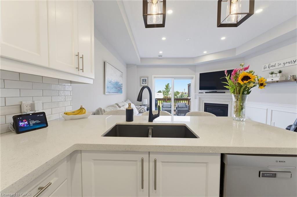 74 Laguna Village Crescent Property Photo 10