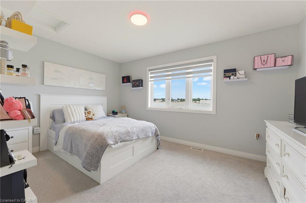 74 Laguna Village Crescent Property Photo 17
