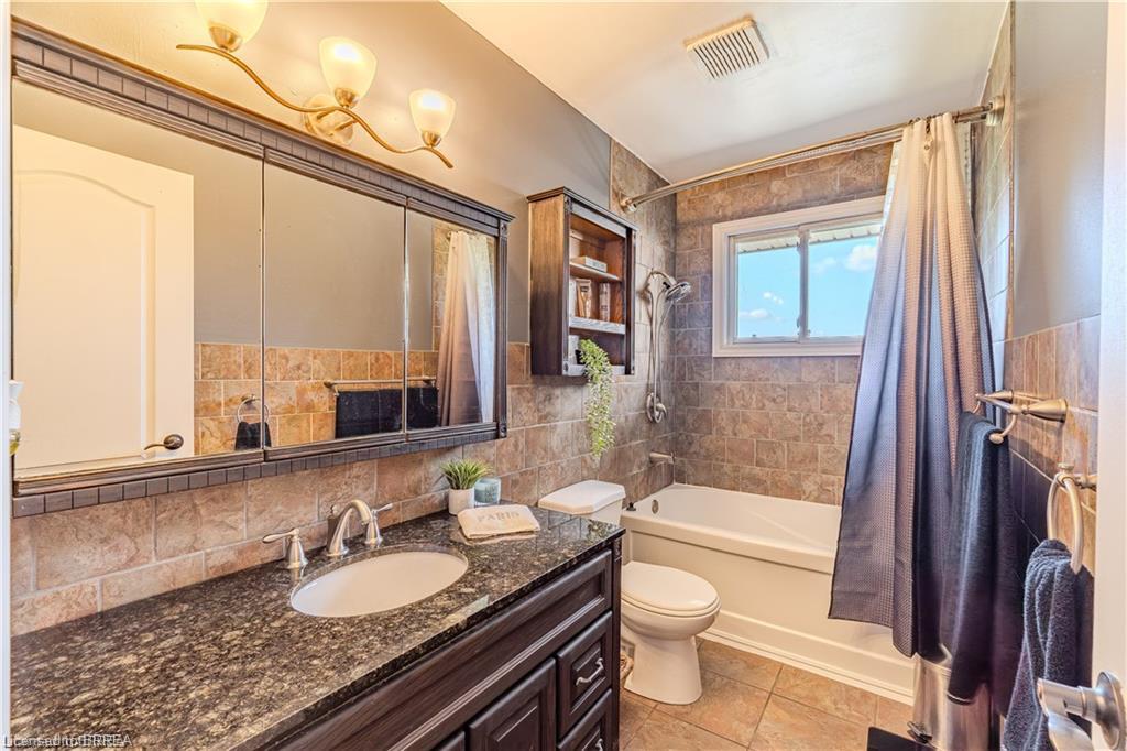 591 Governors Road E Property Photo 15