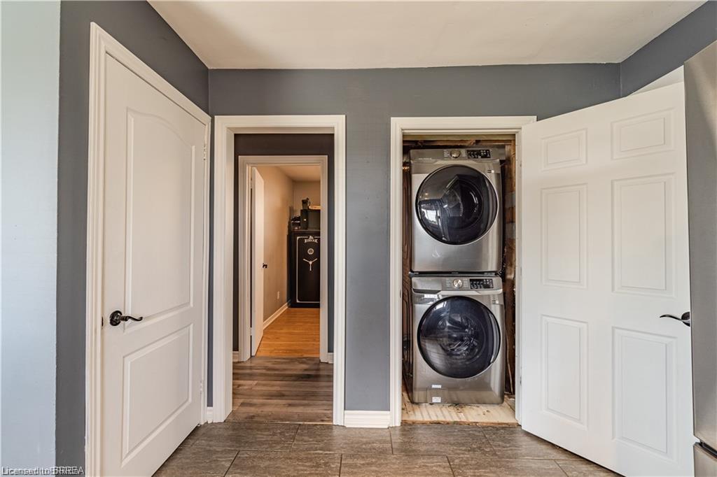591 Governors Road E Property Photo 16